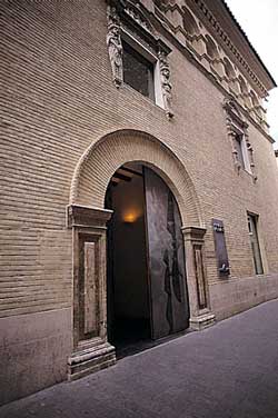 Palacio de los Morlanes, sede del departamento de exhibición de la Filmoteca de Zaragoza