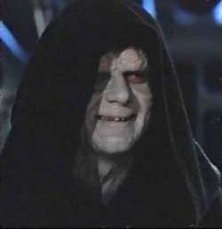 ¿Benedicto XVI? No, el Emperador Palpatine de "Star Wars: Episodio III"