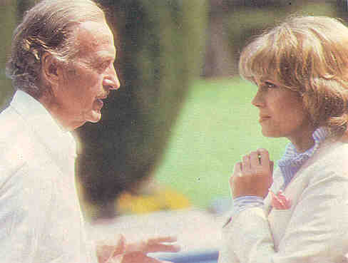 David Niven y Joanna Lumley